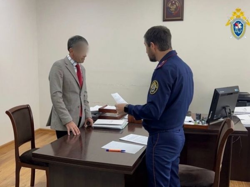 В мэрии Буйкакска прошли обыски, трёх чиновников подозревают в «нецелёвке»