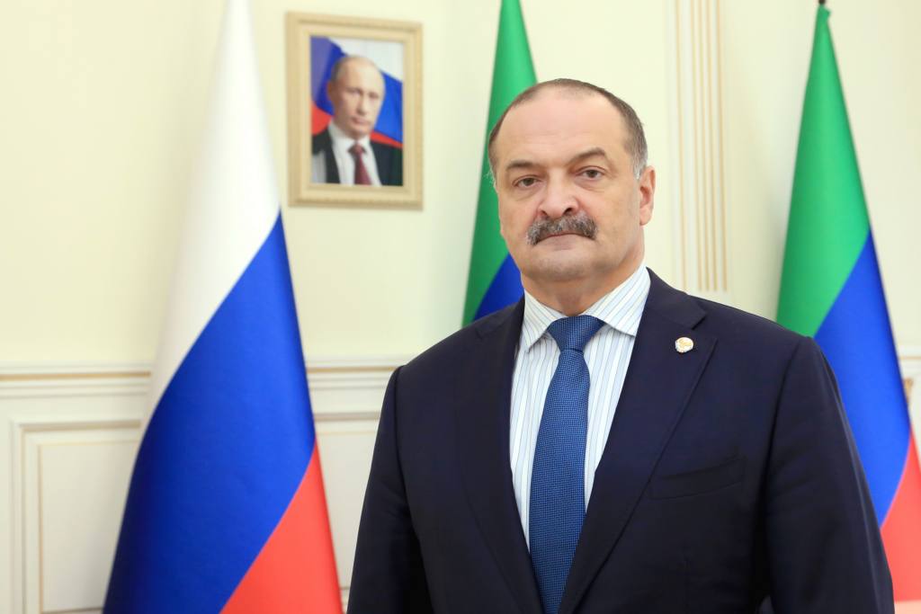 Глава Дагестана Сергей Меликов поздравил жителей республики с государственным праздником – Днем Конституции Российской Федерации, который ежегодно отмечается в стране 12 декабря.